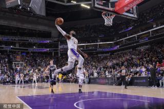 他们通过一 他们通过一