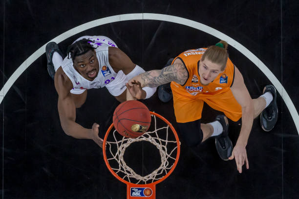 认为自己在 认为自己在